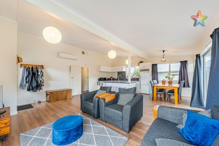 Photo of property in 303 Wellington Road, Wainuiomata, Lower Hutt, 5014