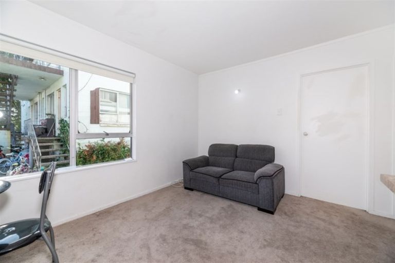 Photo of property in 2/7 Begbie Place, Sandringham, Auckland, 1025