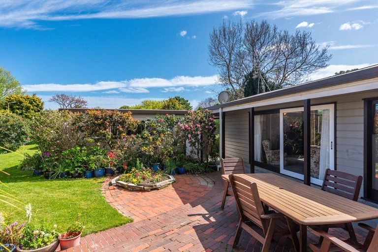 Photo of property in 2 Rata Street, Waikanae, 5036