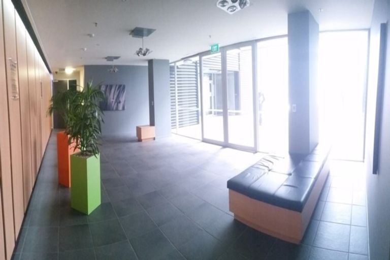 Photo of property in Montreaux Apartments, 2j/164 The Terrace, Wellington Central, Wellington, 6011