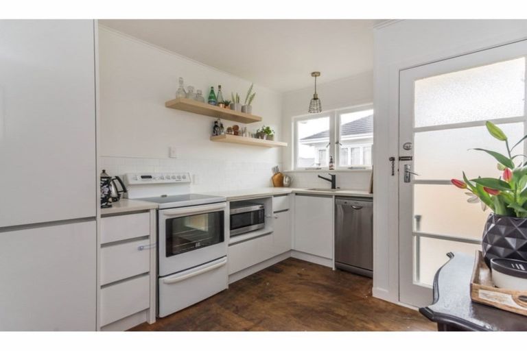 Photo of property in 1/18 Parker Avenue, New Lynn, Auckland, 0600