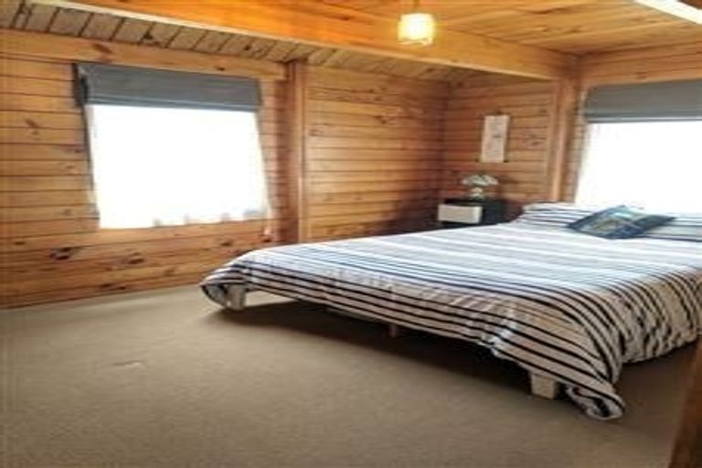 Photo of property in 2/7 Fernbird Place, Massey, Auckland, 0614