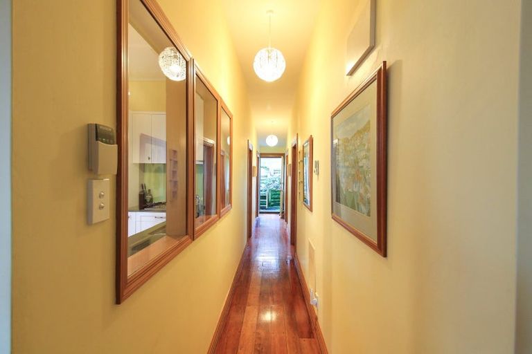 Photo of property in 10 Mitchell Street, Brooklyn, Wellington, 6021