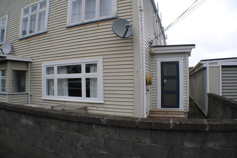 Photo of property in 7 Trent Street, Island Bay, Wellington, 6023