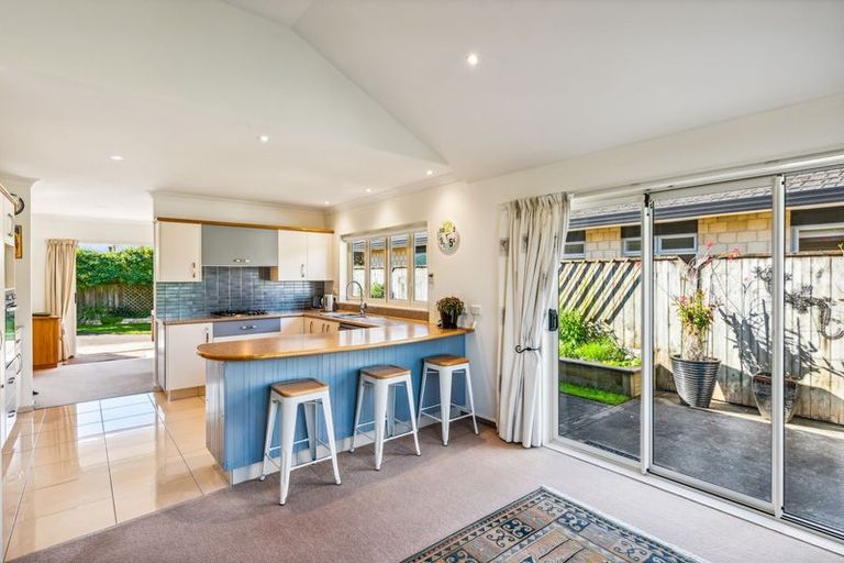 Photo of property in 194 Milne Drive, Paraparaumu, 5032