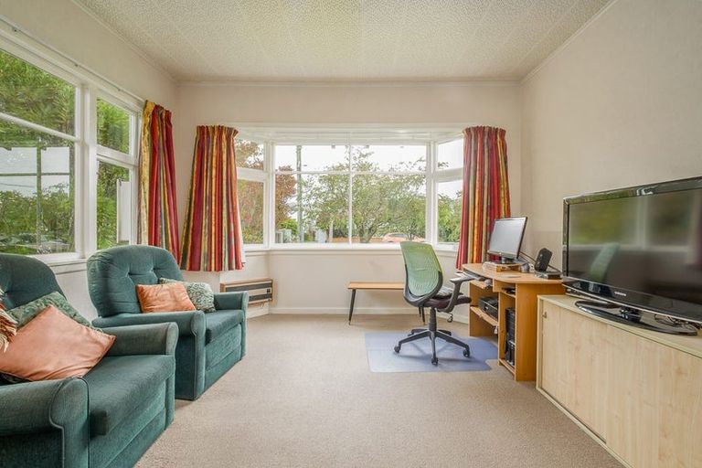 Photo of property in 65 Martin Avenue, Beckenham, Christchurch, 8023