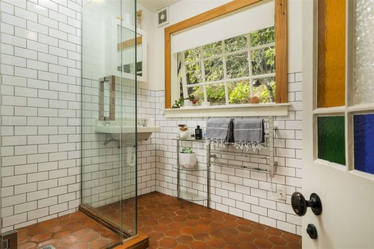 Photo of property in 354 Wairere Road, Waitakere, Henderson, 0782