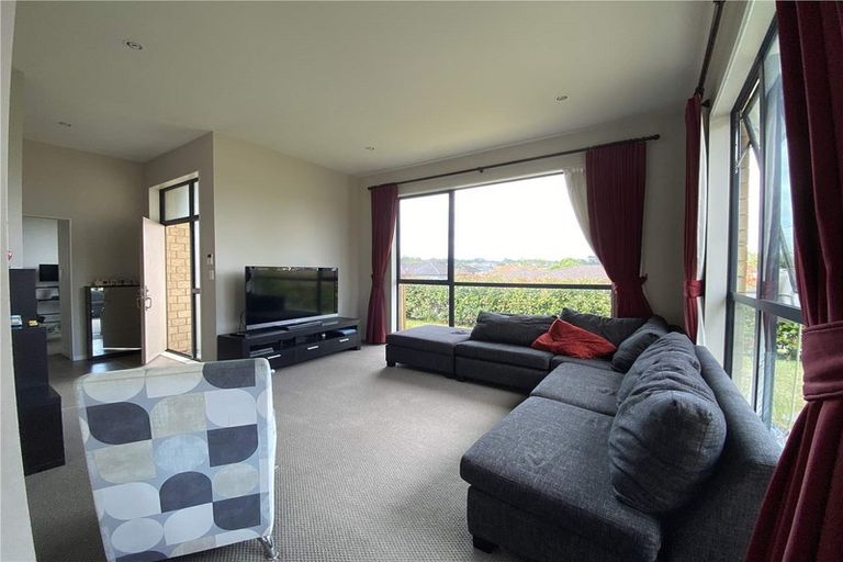 Photo of property in 2 Northbrook Close, Greenhithe, Auckland, 0632