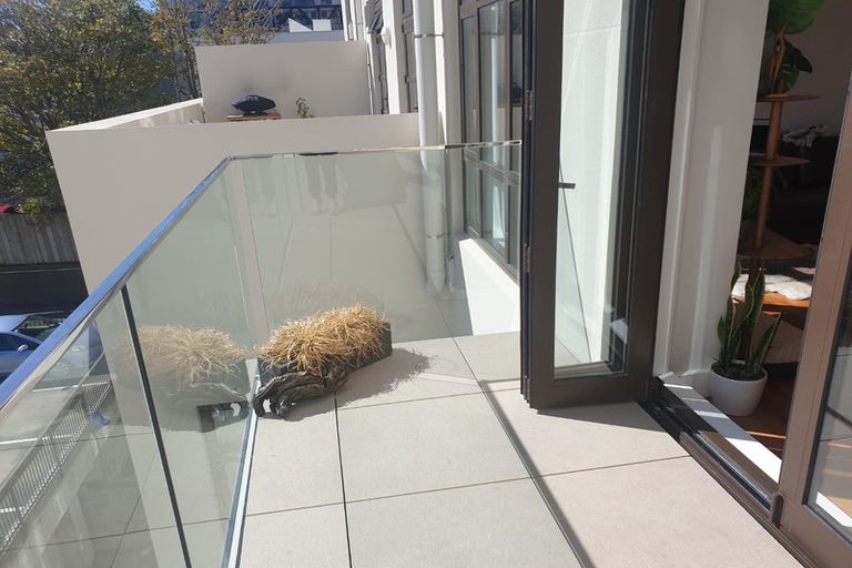 Photo of property in Augusta Apartments, 20/254 Willis Street, Te Aro, Wellington, 6011