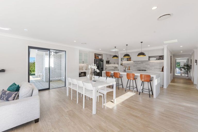 Photo of property in 99 Stoneridge Terrace, Whitford, Manurewa, 2576