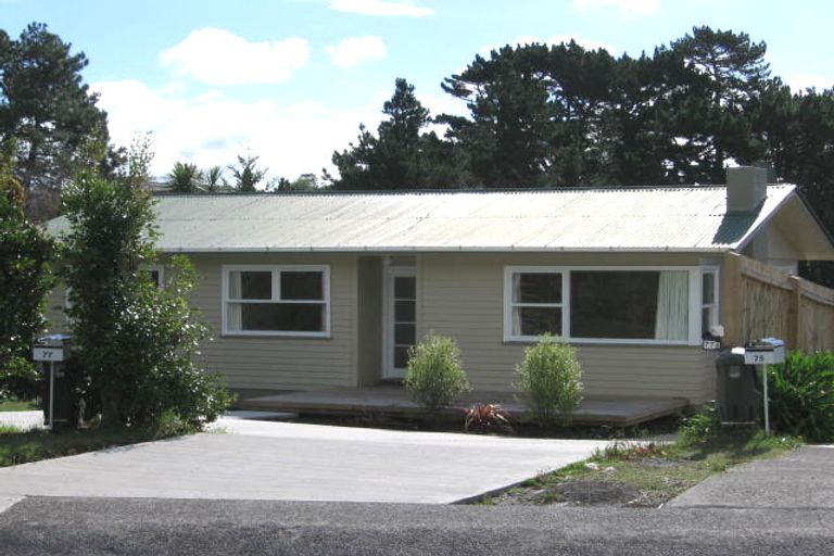 Photo of property in 77 Barrys Road, Glendene, Auckland, 0602