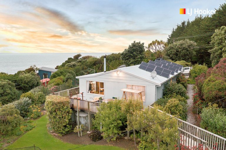 Photo of property in 156 Shag Point Road, Shag Point, Palmerston, 9482