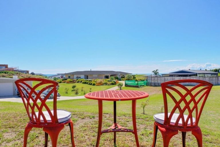 Photo of property in 45 Dawn Parade, Coastlands, Whakatane, 3120