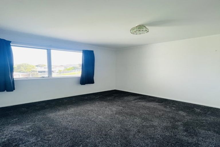 Photo of property in 90 Oriel Avenue, Tawa, Wellington, 5028
