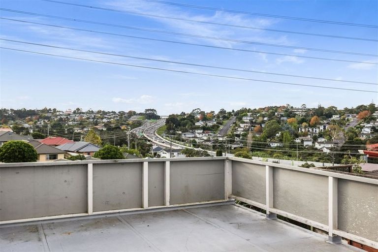 Photo of property in 7 Doone Place, Massey, Auckland, 0614