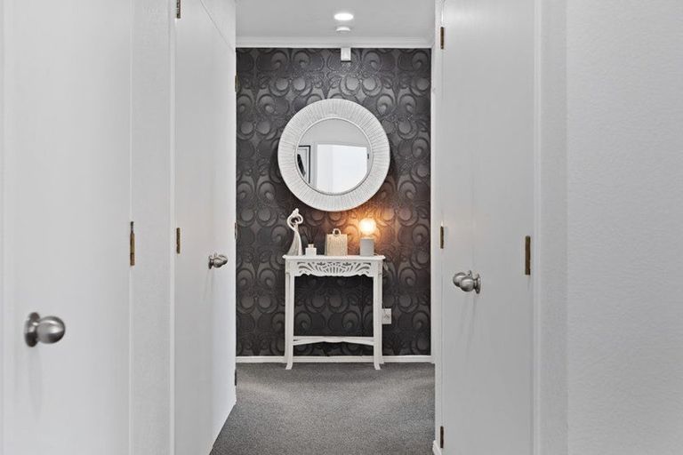 Photo of property in 4 Palm Court, Mount Maunganui, 3116