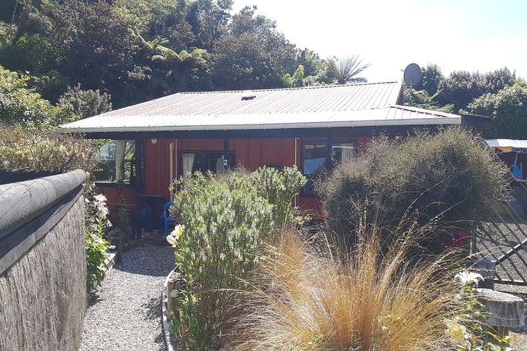 Photo of property in 10 Miro Crescent, Halfmoon Bay / Oban, Stewart Island, 9818