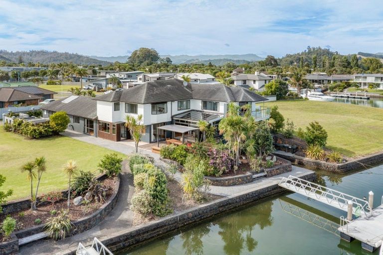 Photo of property in 12 Pelican Place, Whitianga, 3510