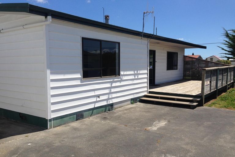 Photo of property in 18 Wye Street, Rongotea, 4476