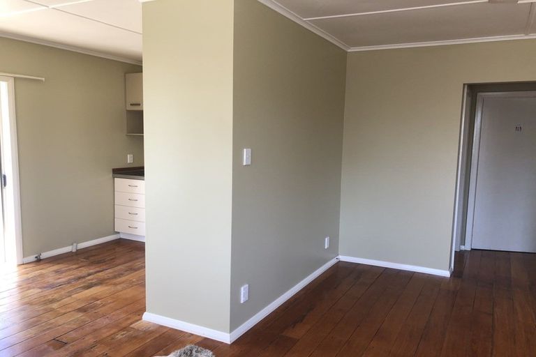 Photo of property in 43 Carthew Street, Okato, 4335