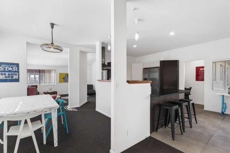 Photo of property in 54 Lagoon Way, West Harbour, Auckland, 0618