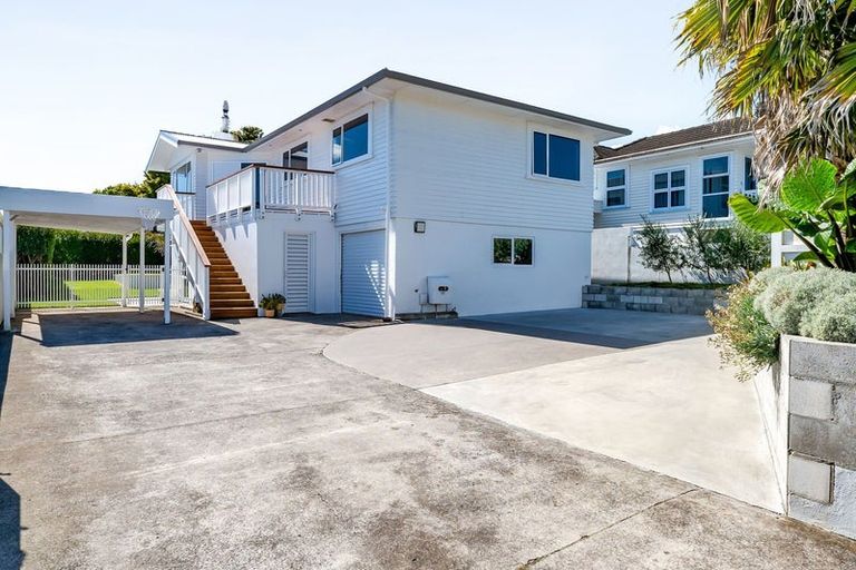 Photo of property in 185 Mangorei Road, Merrilands, New Plymouth, 4312