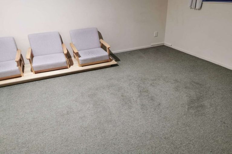 Photo of property in 1/66 Pupuke Road, Hillcrest, Auckland, 0627