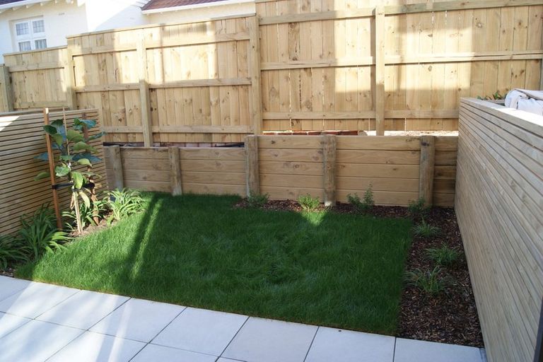 Photo of property in 7/20 Trent Street, Island Bay, Wellington, 6023