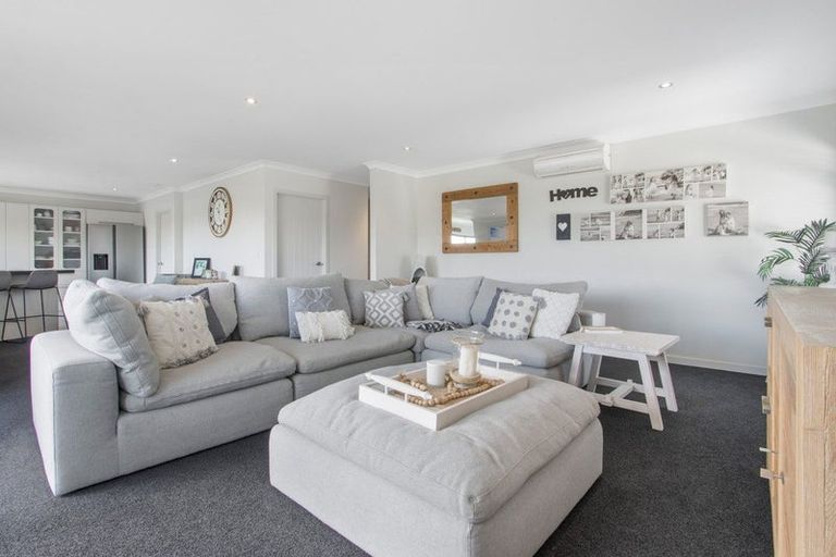 Photo of property in 12 Haden Place, Omokoroa, 3114