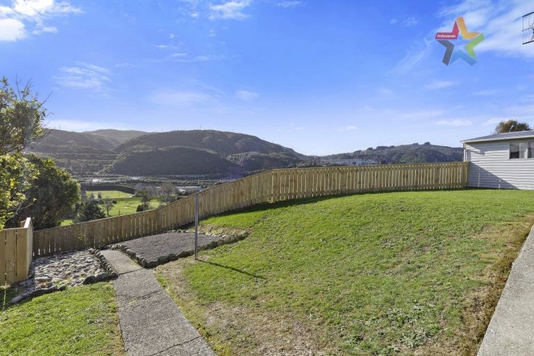Photo of property in 58 Holborn Drive, Stokes Valley, Lower Hutt, 5019