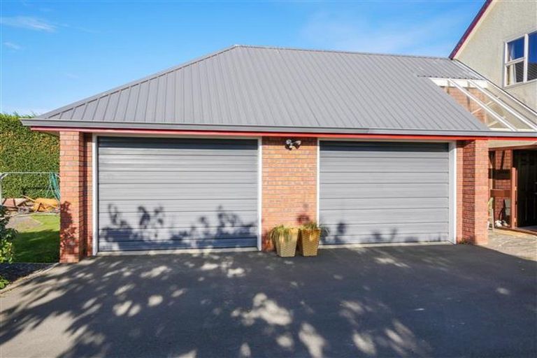 Photo of property in 9 Huntly Road, Outram, 9019