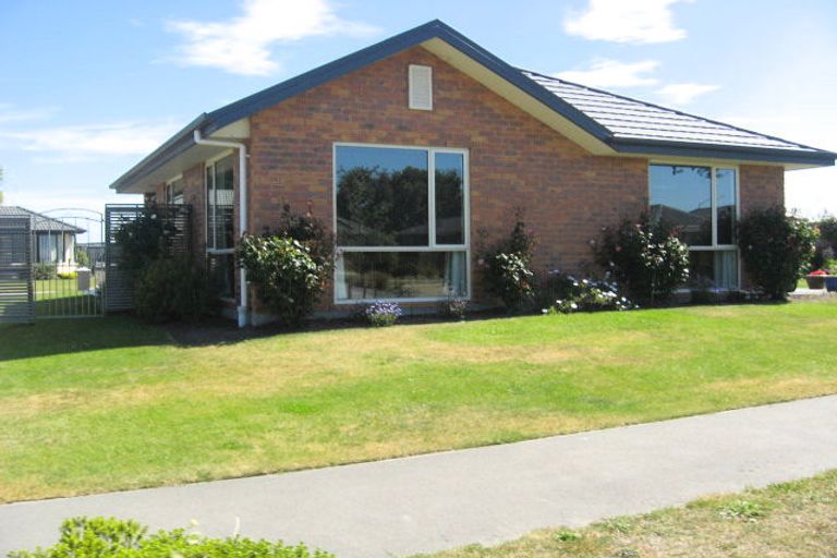 Photo of property in 14 Limes Avenue, Parklands, Christchurch, 8083