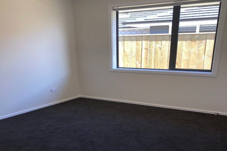 Photo of property in 8 Tapuhikura Street, Waikanae, 5036