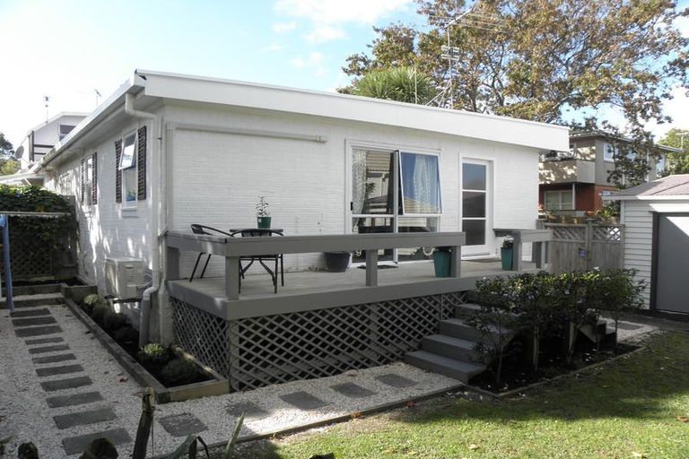 Photo of property in 1/4 Sydney Street, Hauraki, Auckland, 0622