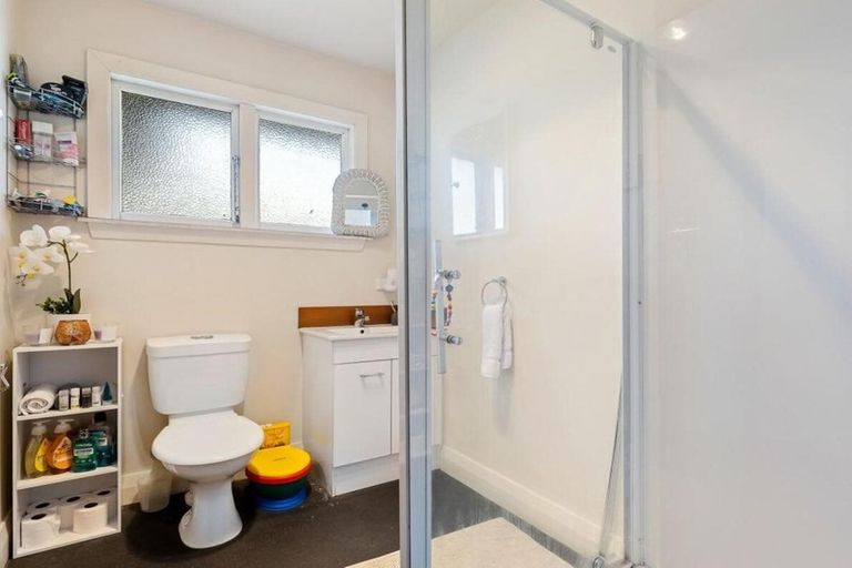 Photo of property in 143 Olliviers Road, Phillipstown, Christchurch, 8011