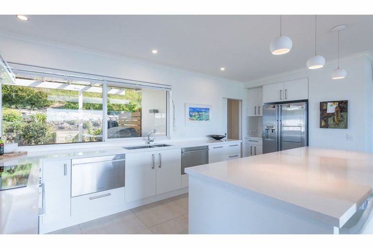 Photo of property in 23 Katania Heights, Brightwater, 7022