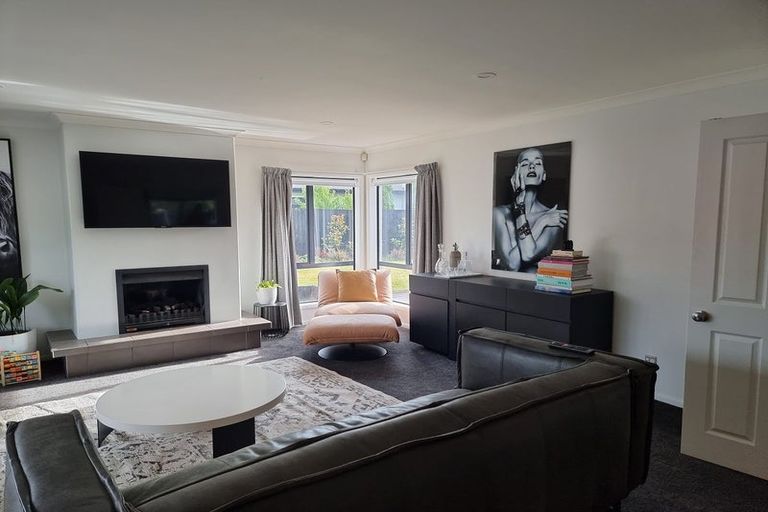 Photo of property in 18 Puhara Avenue, Parklands, Christchurch, 8083