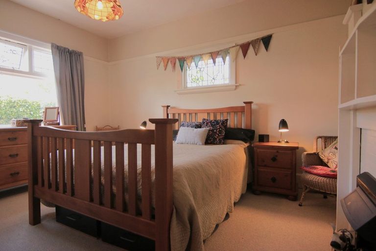 Photo of property in 82 Avonhead Road, Avonhead, Christchurch, 8042