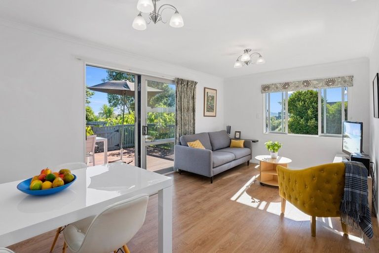 Photo of property in 15 Napier Grove, Waikanae Beach, Waikanae, 5036