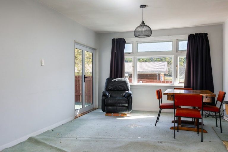 Photo of property in 49 Hampden Street, Picton, 7220