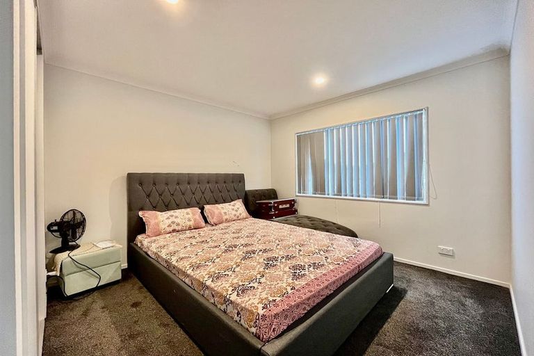 Photo of property in 11 Mokopapa Street, Takanini, 2112