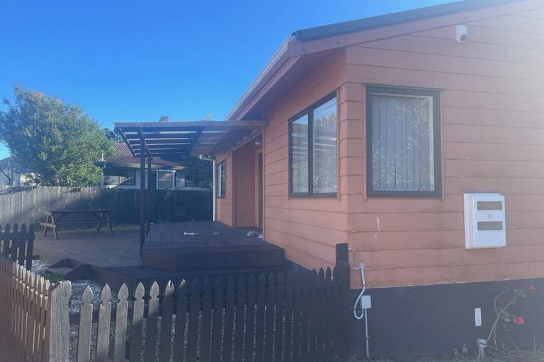 Photo of property in 2/24 Janese Place, Weymouth, Auckland, 2103