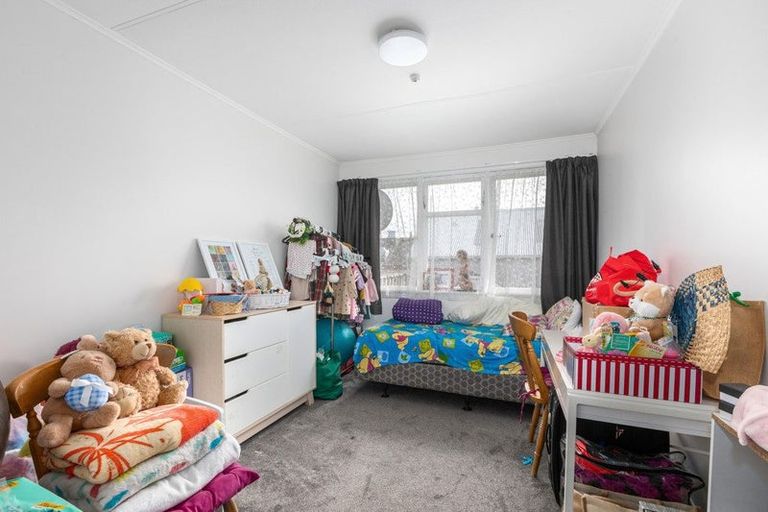 Photo of property in 126 Corinna Street, Waitangirua, Porirua, 5024