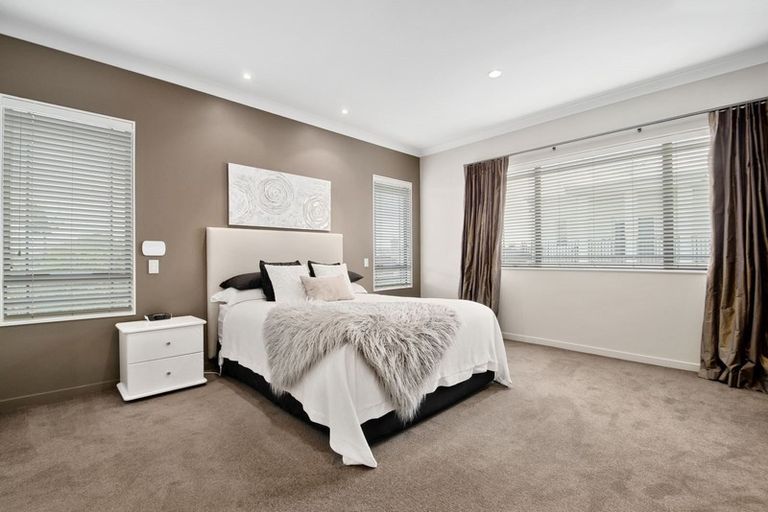 Photo of property in 6 Courtneys, West Harbour, Auckland, 0618