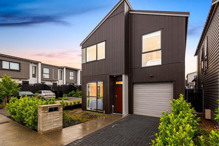 Photo of property in 9 Jagoda Road, Westgate, Auckland, 0614