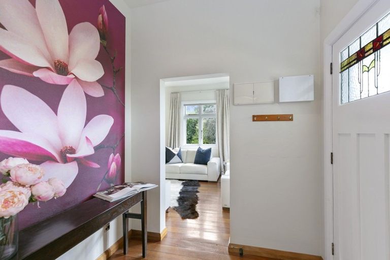 Photo of property in 18 Cashmere Avenue, Khandallah, Wellington, 6035