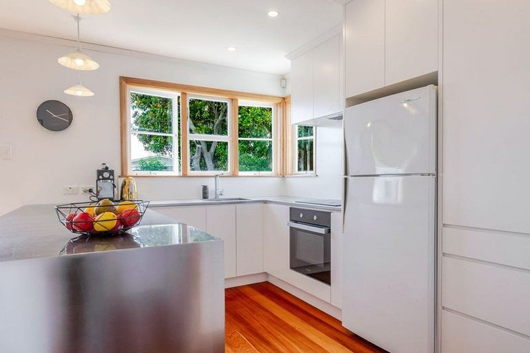 Photo of property in 28 Winchester Street, Awapuni, Palmerston North, 4412
