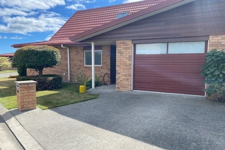 Photo of property in Rangeview Villas, 56/9 Fuller Close, Levin, 5510