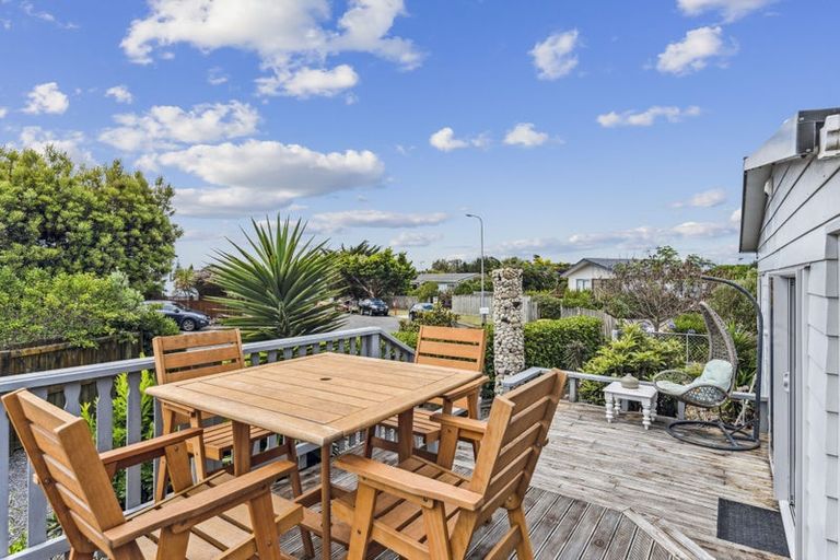 Photo of property in 8 Norna Grove, Waikawa Beach, Levin, 5573