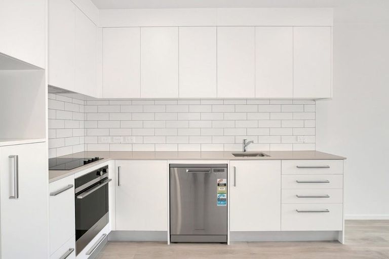 Photo of property in 202/2 Ko Street, Northcote, Auckland, 0627